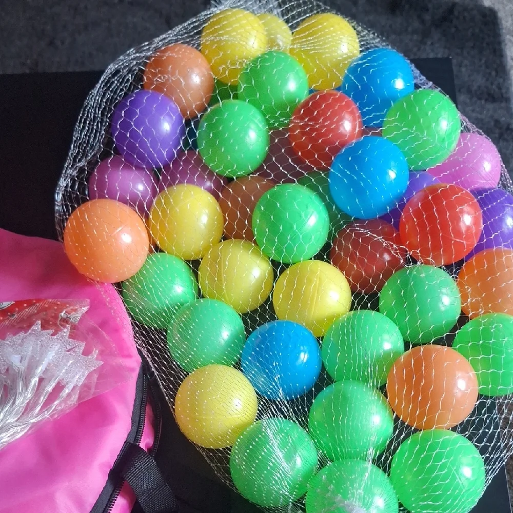 Pink Starry Play Tent with Balls - Picture 3 of 4